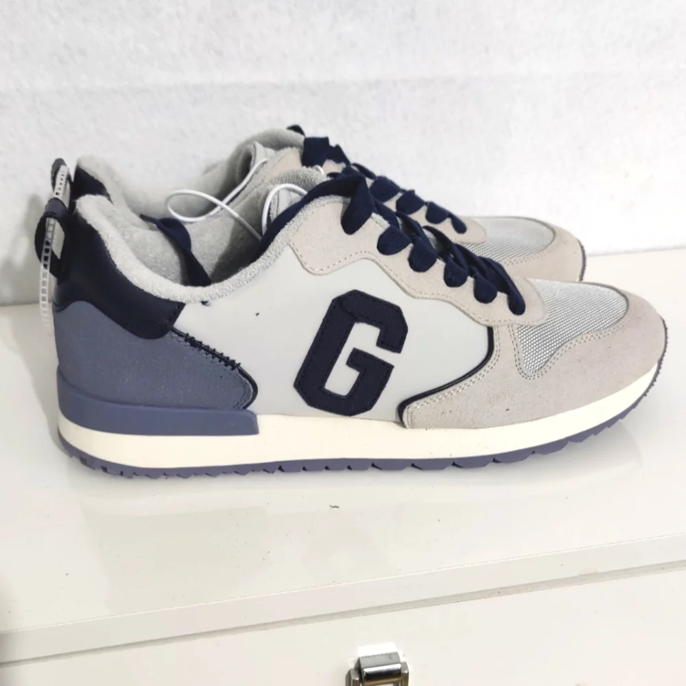 Guess‎  Men's Lace Up G Logo color Beige And Gray Sneaker Size 12 New